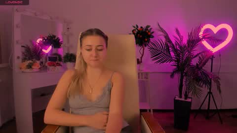 Lily online show from October 17, 5:44 am