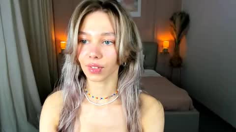 Alise online show from April 25, 2:14 pm