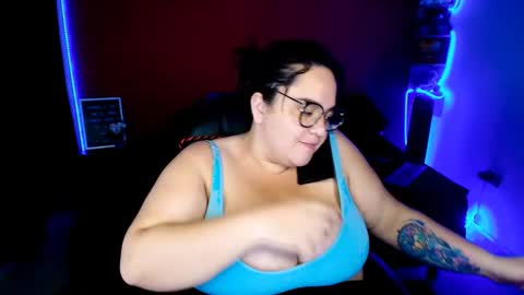 LuluBigTitts online show from January 16, 2:41 am