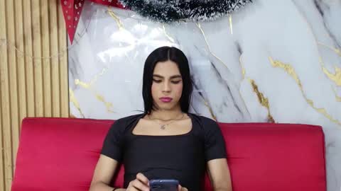 LULU online show from January 10, 8:14 pm