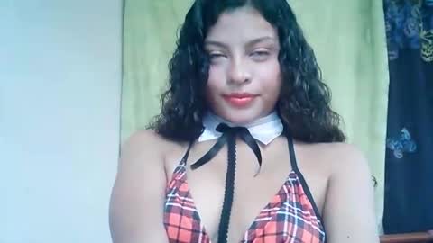 luluupeach69 online show from October 29, 12:18 pm