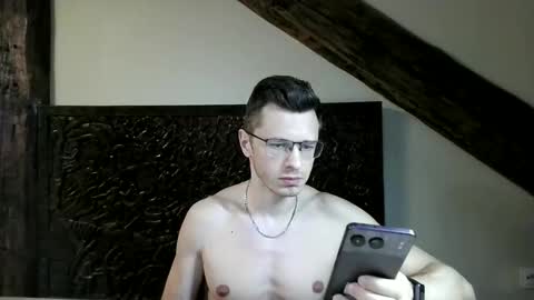 Andrew independent model 2000-0000 CET daily online show from March 28, 9:16 pm