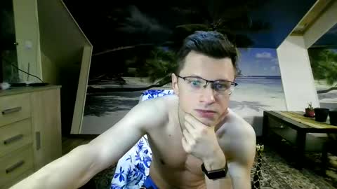 Andrew independent model 2000-0000 CET daily online show from March 23, 9:31 pm