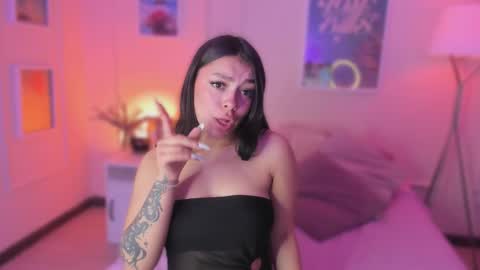 lummii_ online show from March 21, 7:51 pm