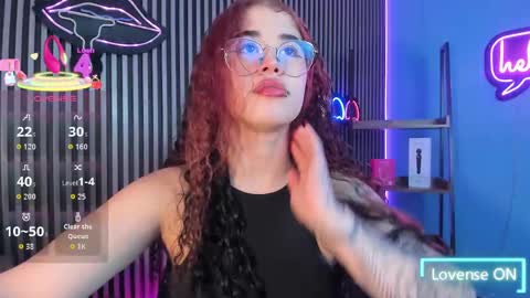 Snapshot of luna_andromeda chatting on September 18, 9:19 pm luna_andromeda online show from September 18, 9:19 pm