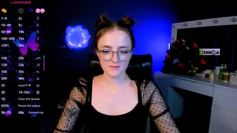 luna_berryy online show from February 20, 5:33 am