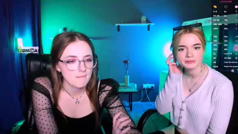 luna_berryy online show from March 4, 2:27 am