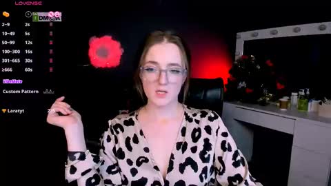 luna_berryy online show from February 21, 2:50 am