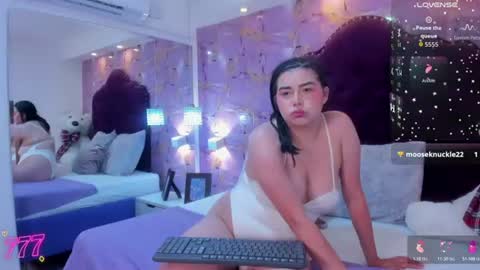 Luna Bloom online show from July 25, 5:16 am