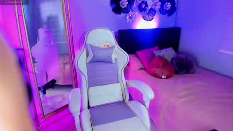 Luna  online show from March 2, 5:30 pm