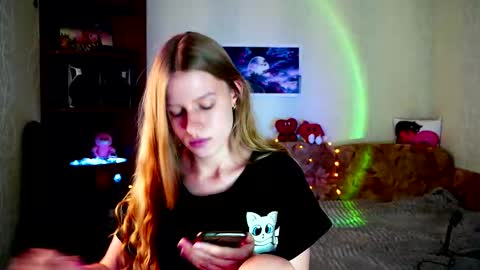 luna_evan online show from October 6, 10:11 am