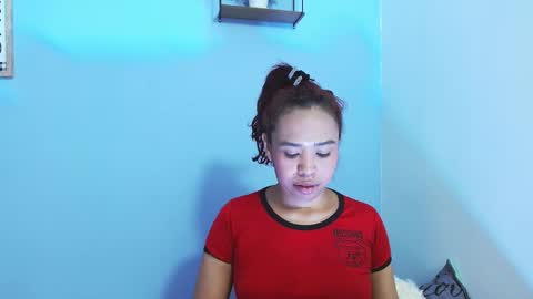 luna_hawks online show from October 29, 8:05 am