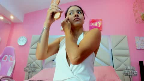 luna_hix online show from April 21, 3:24 am