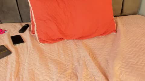 luna_honey9 online show from July 16, 4:27 am