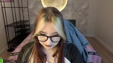 Luna Host online show from April 3, 1:45 am