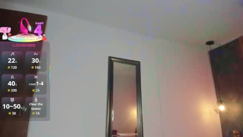 Snapshot of luna_killari chatting on September 22, 1:15 pm luna killari online show from September 22, 1:15 pm