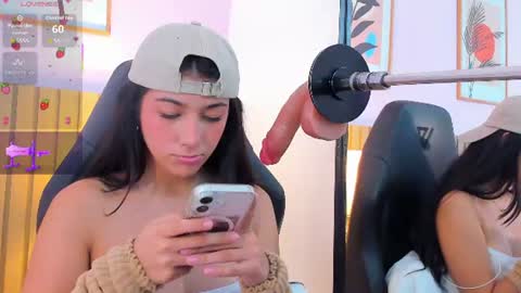 luna_kiss18 online show from July 3, 4:39 am