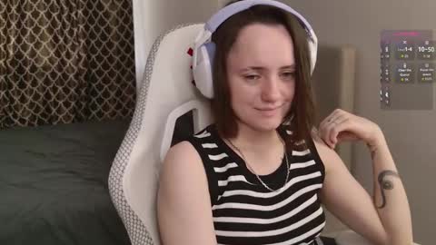 luna_loveeee online show from September 28, 5:27 am