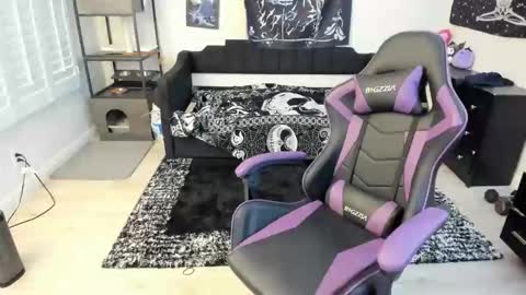 Luna online show from March 3, 6:15 pm