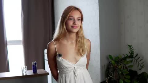 Mia online show from July 28, 2:42 am