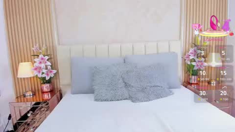 Luna Taylors online show from October 6, 12:01 pm