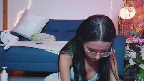 luna_valen online show from March 21, 8:19 am