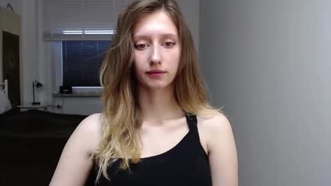 L U N A  online show from September 22, 5:22 am