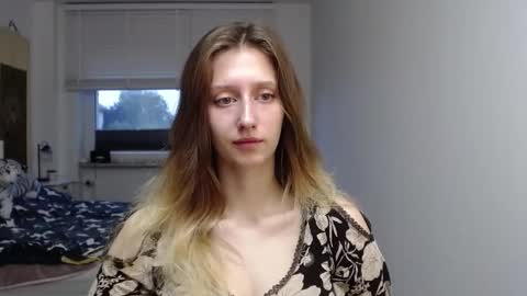 L U N A  online show from September 11, 5:31 am