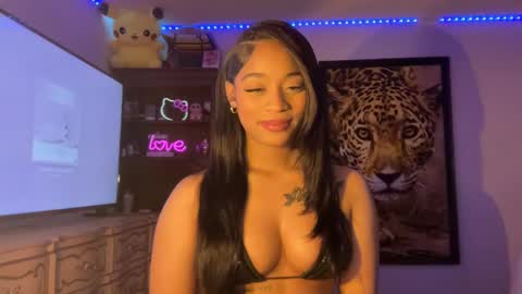 Snapshot of lunaa_11 chatting on September 13, 6:10 pm lunaa_11 online show from September 13, 6:10 pm
