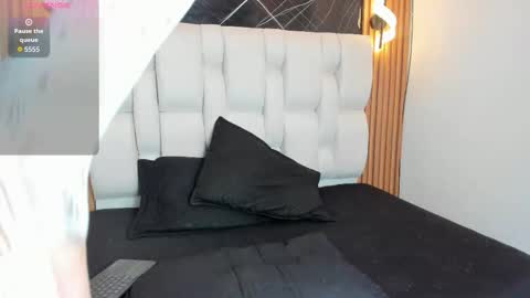 Luna online show from February 15, 5:22 pm