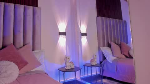 lunaa_moonn online show from April 10, 8:13 pm