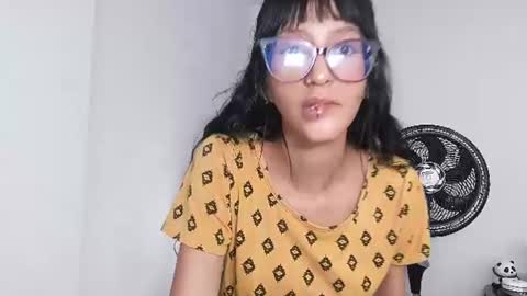 lunaaluneraa online show from July 12, 9:07 pm