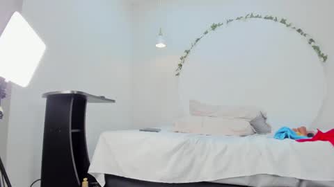 Luna online show from April 16, 8:31 pm