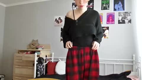 lunaastar_ online show from January 6, 8:24 am