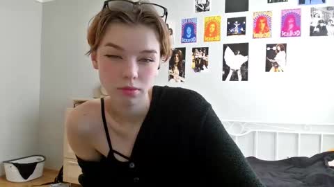 lunaastar_ online show from January 6, 11:29 am