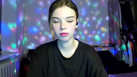 lunaastar_ online show from December 6, 4:55 pm