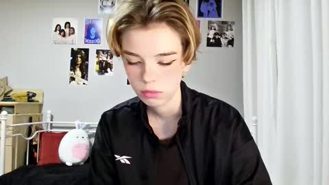 lunaastar_ online show from January 10, 4:41 pm