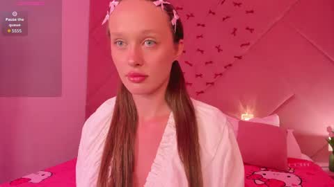lunaawilde online show from June 20, 8:42 am