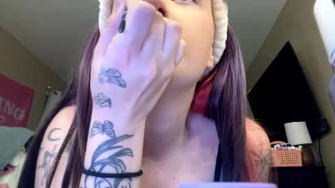 lunablackafterdark online show from February 21, 5:21 am