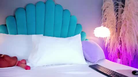 Luna  online show from October 20, 5:29 pm