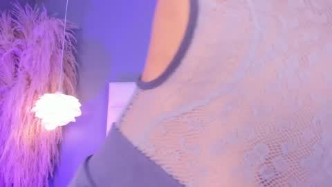 Luna  online show from April 18, 7:58 pm