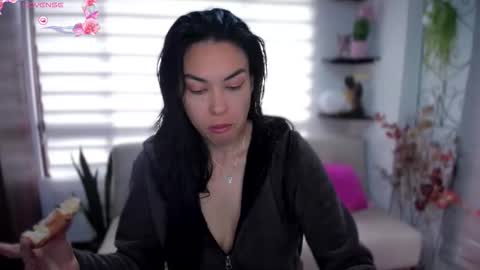 Luna online show from October 12, 1:04 pm