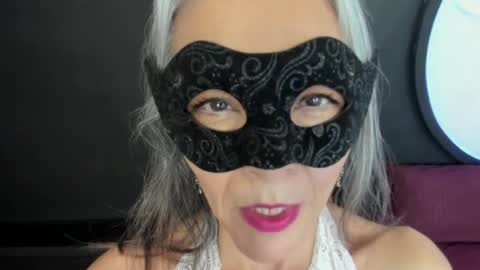 lunamisteriosa_ online show from May 13, 11:53 am
