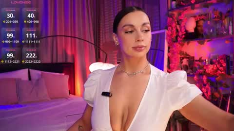 Luna  next streams Mon Fri Sat Sun 8pm-5am gmt0 online show from October 17, 8:46 pm