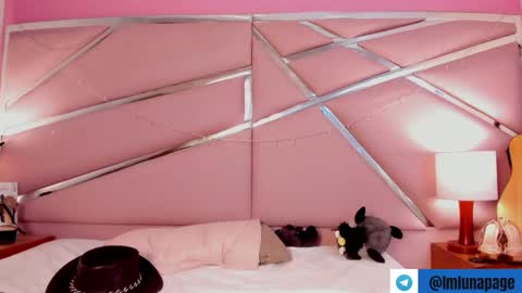 Luna Page online show from February 10, 6:24 pm