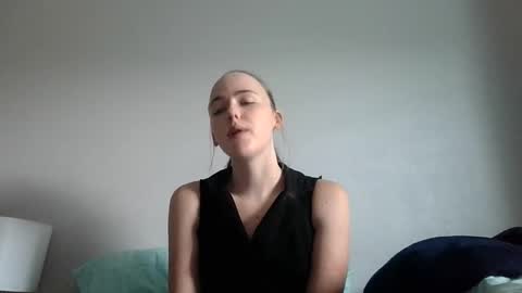 lunapixie2020 online show from April 15, 8:42 pm