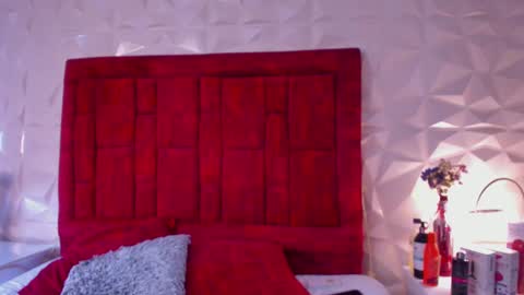  ..    .. online show from December 11, 12:02 pm