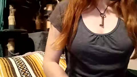 lunathepoet online show from May 24, 3:03 am