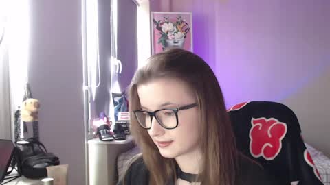 LunaXcherry online show from April 19, 11:11 am