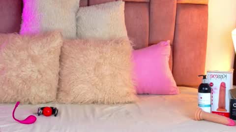 lunitadiva online show from February 4, 5:28 pm